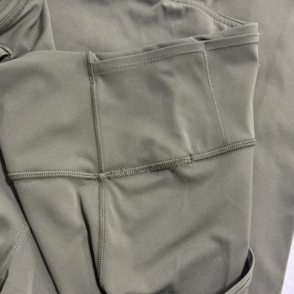 Lululemon olive green leggings size 6 - Picture 9 of 10